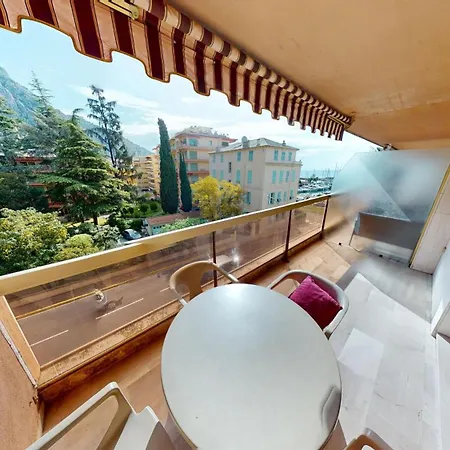 11e - Vue Laterale Dans Un Avec Piscine Appartement Menton